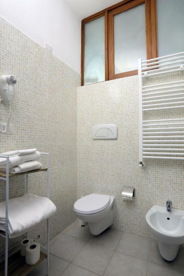 Primo Piano Guesthouse - Bari Policlinico מראה חיצוני תמונה